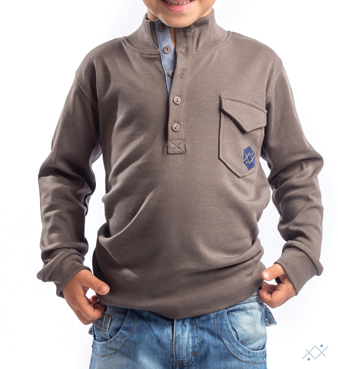 Kid´s long sleeve with 5 buttons and placket in light blue velvet - pocket